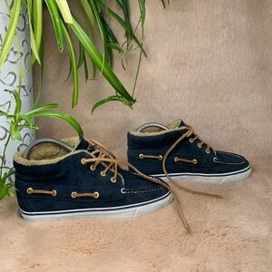 EUC Sherpa lined Sperry Top - Sider